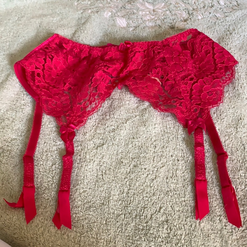 Victoria’s Secret Garter